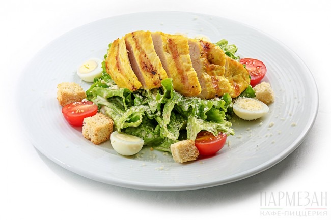 Салат Цезарь с курицей Салат Цезарь с курицей