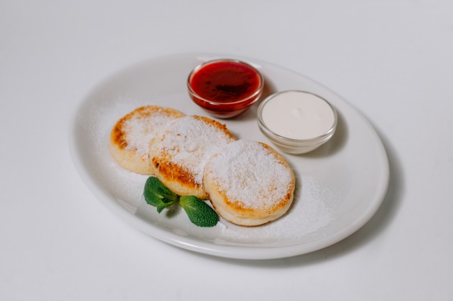 Сырники со сметаной